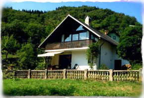 Гостиница Holiday Home Bela  Бохиньска Быстрица